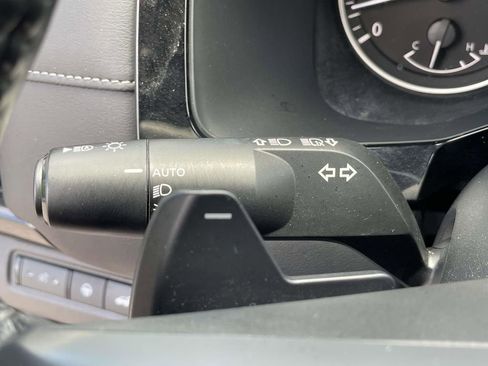 Used 2025 Nissan Pathfinder SV AWD/4WD image 31