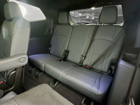 Used 2023 Buick Enclave Essence w/ Experience Buick Package FWD image 28