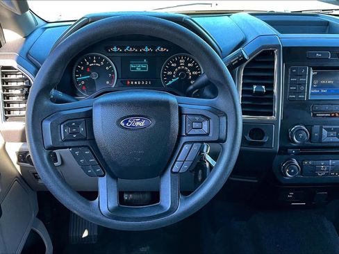 Used 2016 Ford F150 XLT image 5
