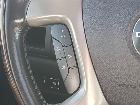 Used 2011 GMC Yukon XL Denali image 22