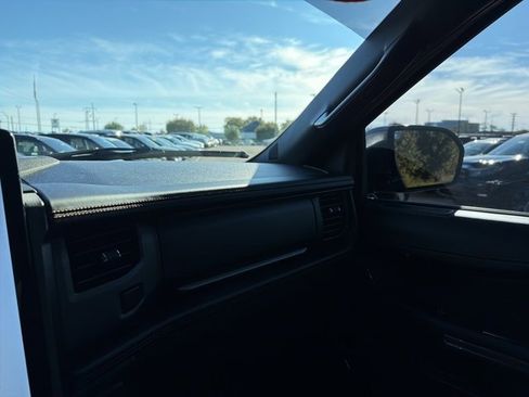 Used 2023 Ford Expedition Platinum image 20