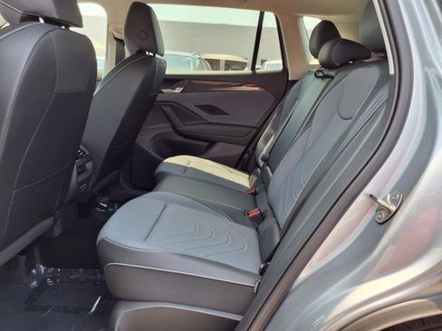 New 2025 Volkswagen Tiguan SE image 15