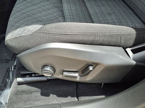 Certified 2024 Volvo XC60 B5 Core AWD/4WD image 22