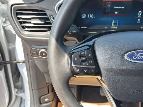 Used 2025 Ford Escape Platinum AWD/4WD image 36