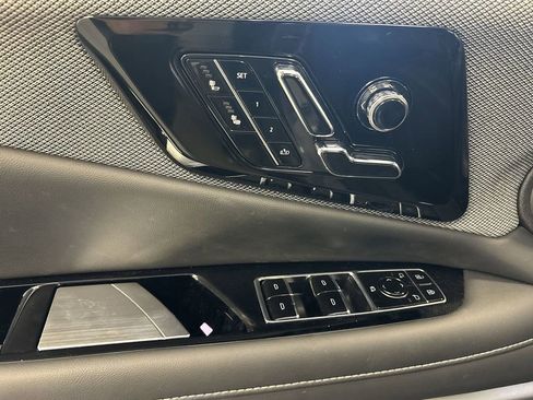 New 2025 Cadillac Optiq Luxury 1 w/ LPO, ONYX Package image 24