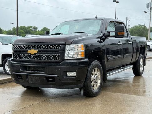 Used 2012 Chevrolet Silverado 2500 LTZ w/ LTZ Plus Package AWD/4WD image 2