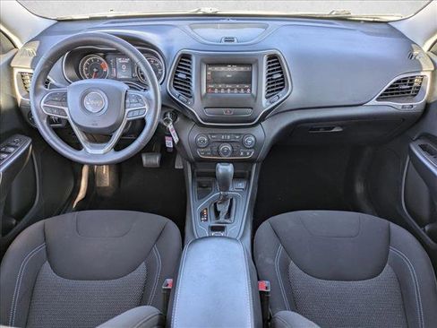 Used 2019 Jeep Cherokee Latitude w/ Popular Appearance Group image 16