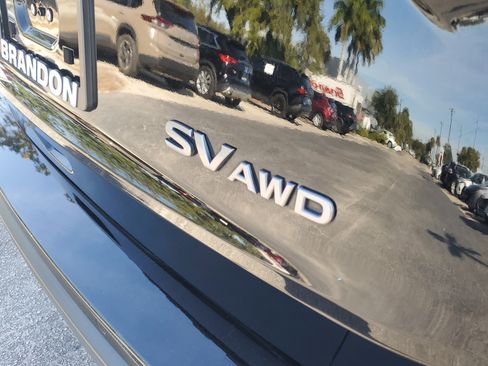 Used 2024 Nissan Rogue SV image 8