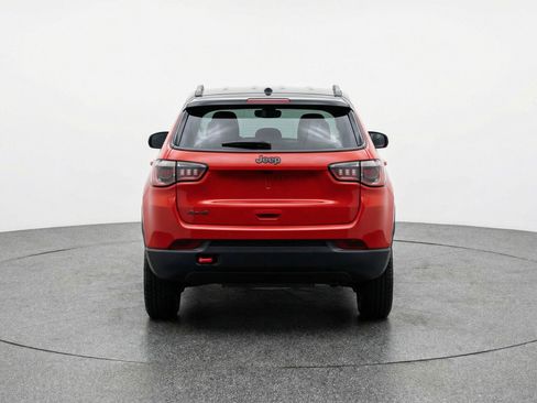 Used 2025 Jeep Compass Trailhawk AWD/4WD image 7