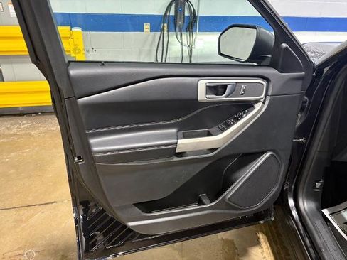 Certified 2022 Ford Explorer XLT w/ Equipment Group 202A AWD/4WD image 21