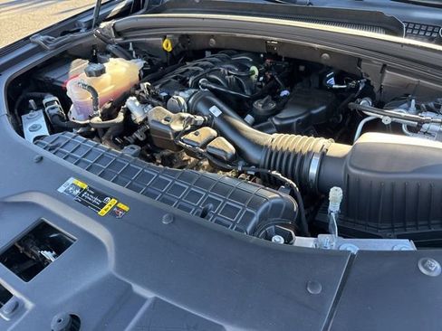 Used 2025 Jeep Grand Cherokee Laredo w/ Luxury Tech Group I image 29