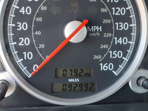 Used 2008 Chrysler Crossfire Limited image 15