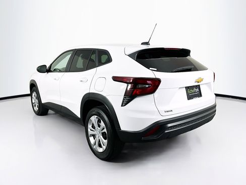 Used 2024 Chevrolet Trax LS FWD image 5