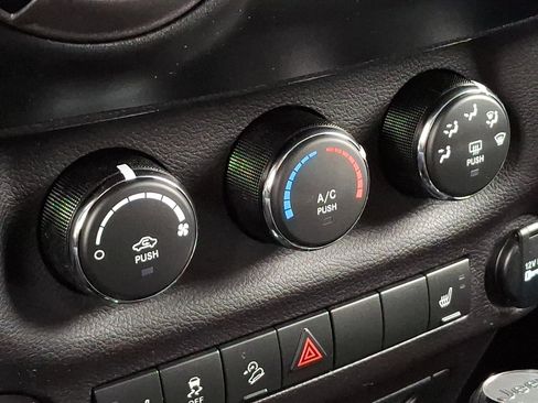 Used 2018 Jeep Wrangler Unlimited Sport S image 14