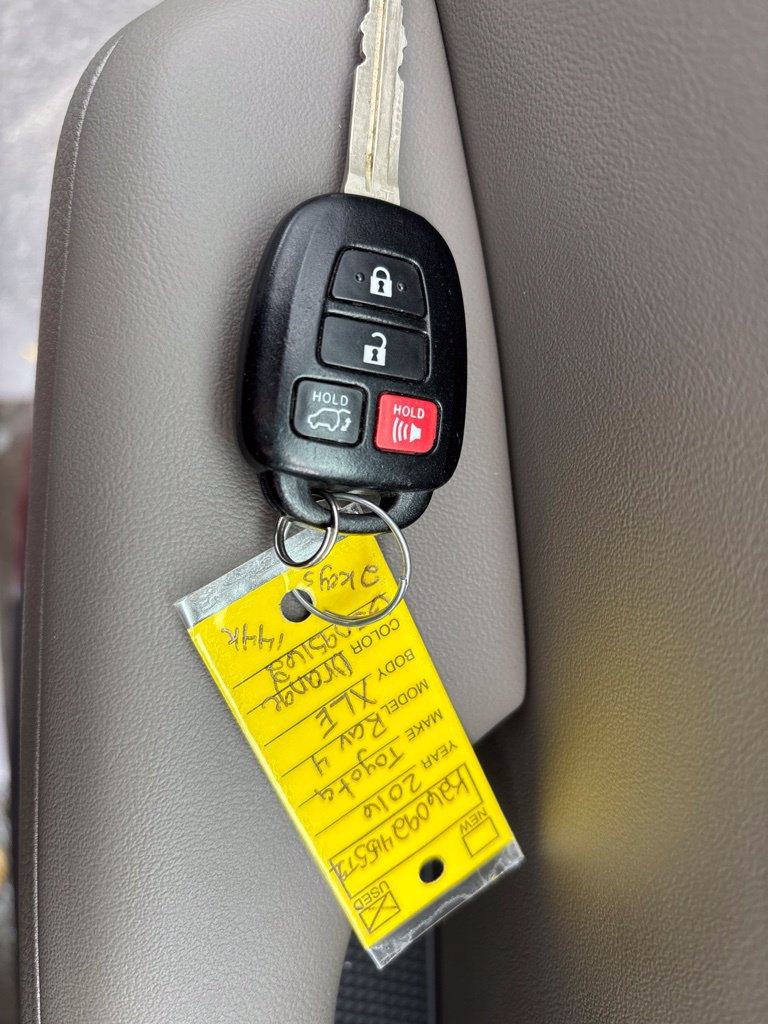 Used 2016 Toyota RAV4 XLE AWD/4WD image 29