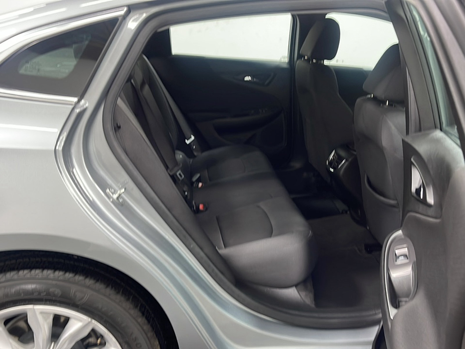 Used 2025 Chevrolet Malibu LT FWD image 18