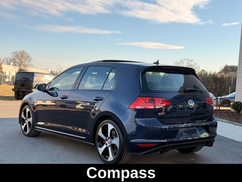 Used 2017 Volkswagen GTI SE image 10