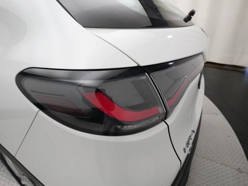 Certified 2023 Honda HR-V LX image 31