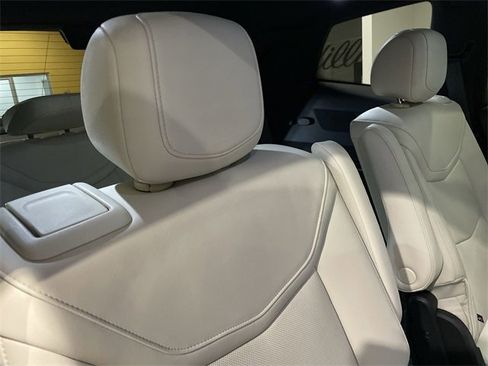 Certified 2022 Cadillac XT6 Sport w/ Technology Package image 22