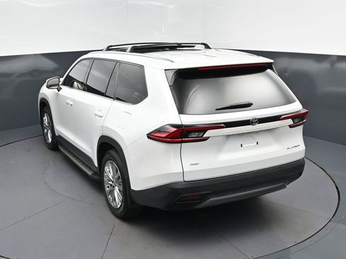 Used 2025 Toyota Grand Highlander AWD image 34