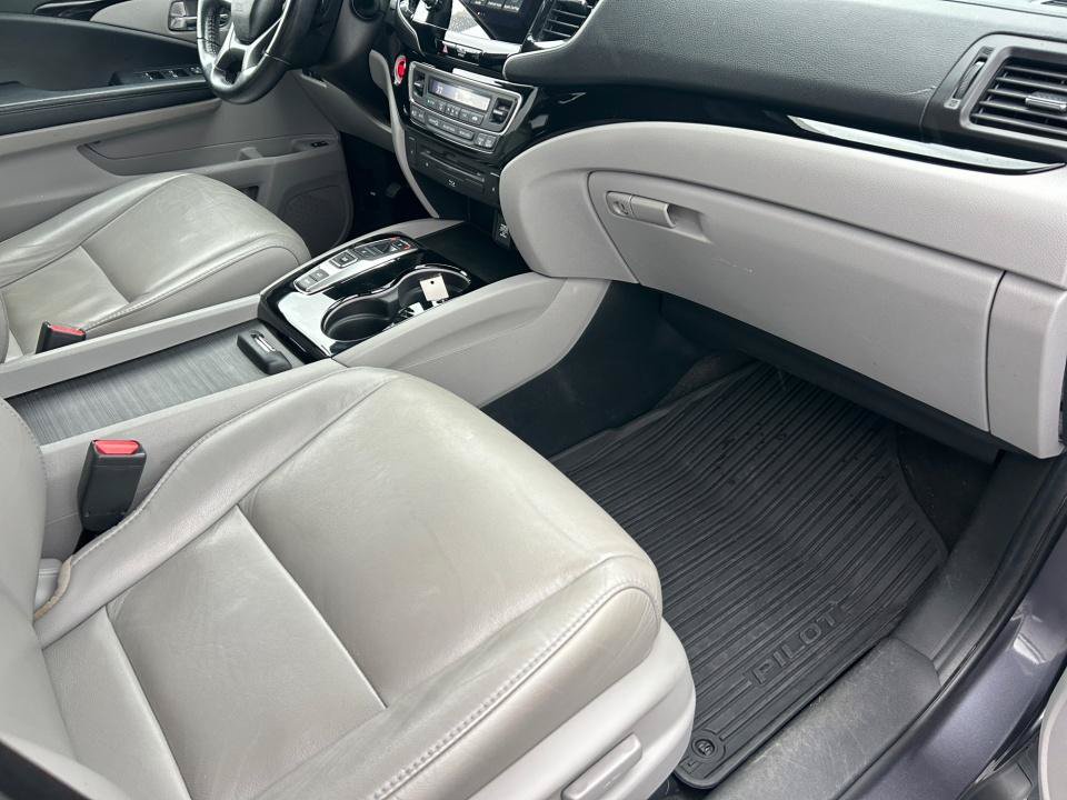 Used 2021 Honda Pilot Touring image 32