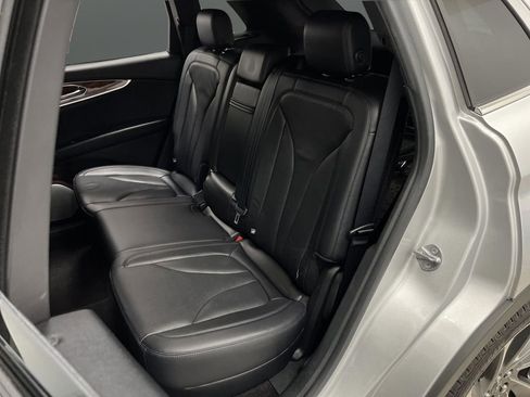 Used 2019 Lincoln Nautilus Reserve w/ Ultimate Package image 32