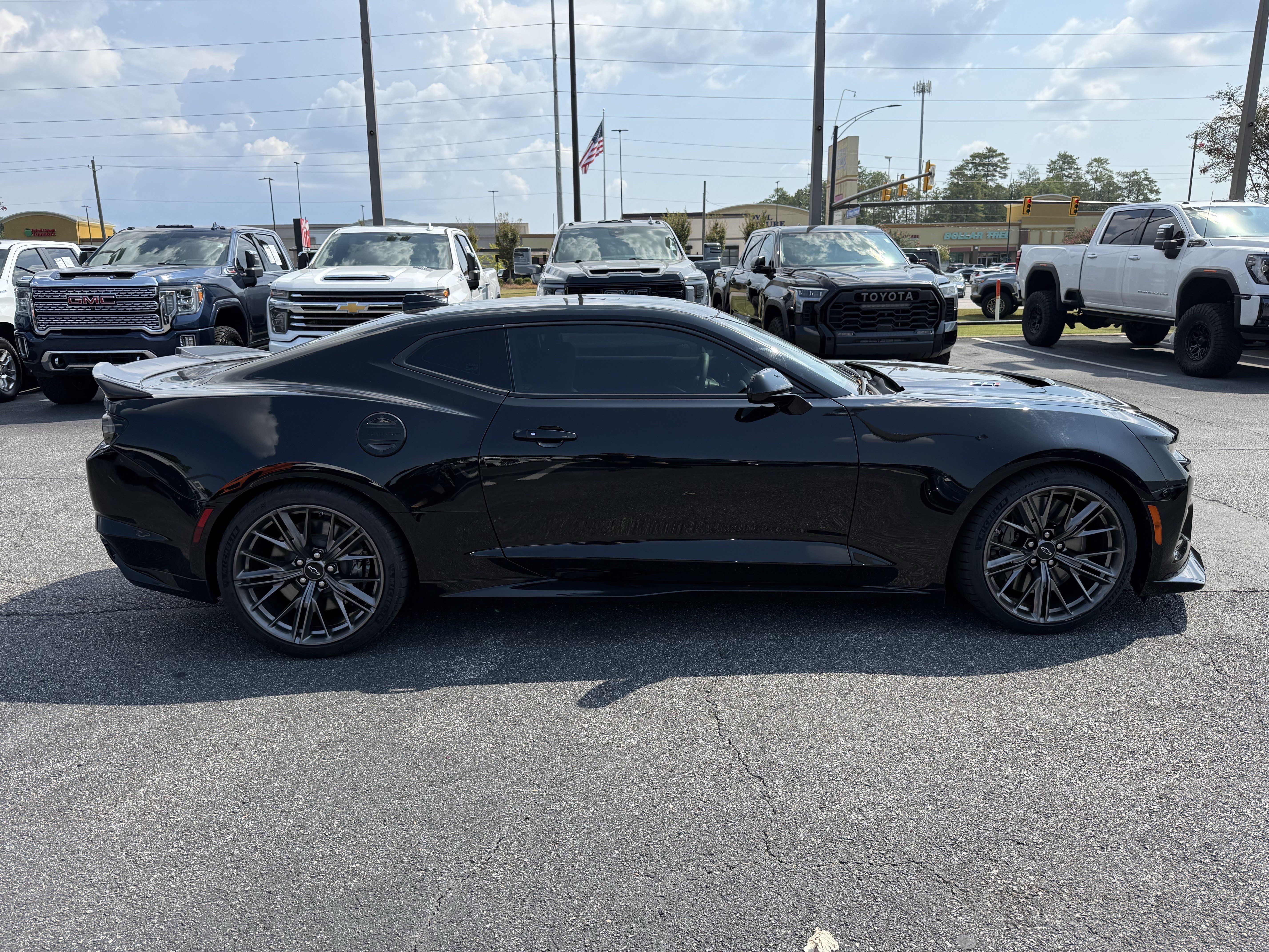 Used 2022 Chevrolet Camaro ZL1 RWD image 12
