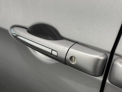 Used 2018 Chrysler Pacifica Touring-L FWD image 6