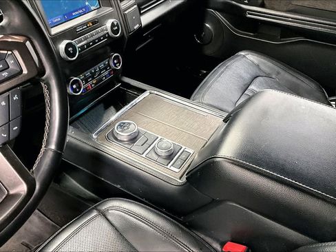 Used 2021 Ford Expedition Limited image 17