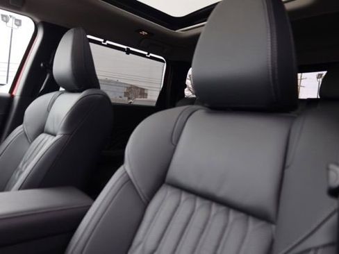 Used 2025 Mitsubishi Outlander SEL image 21