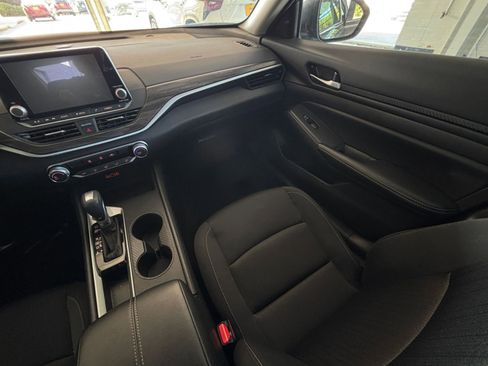 Used 2025 Nissan Altima 2.5 SV image 37