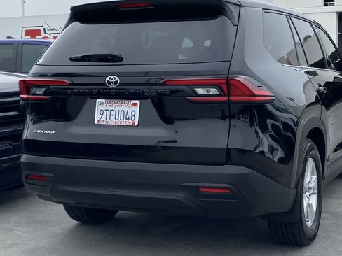 Certified 2025 Toyota Grand Highlander AWD Hybrid image 4