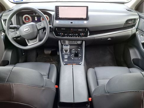 Used 2026 Nissan Rogue SL FWD image 14
