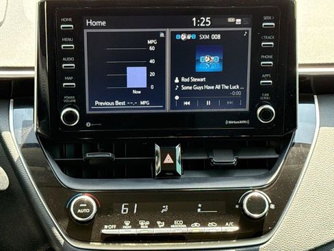 Used 2021 Toyota Corolla LE image 12