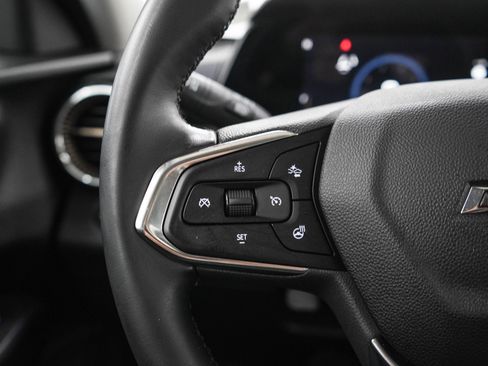Used 2024 Chevrolet Trax ACTIV w/ Sunroof Package FWD image 24