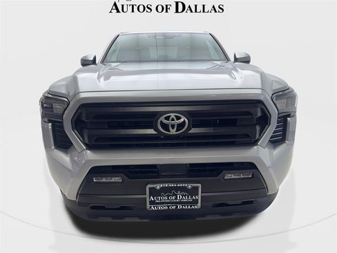 Used 2025 Toyota Tacoma SR5 image 3