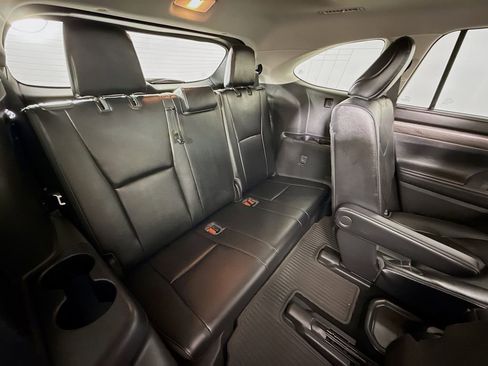 Certified 2020 Toyota Highlander Platinum AWD/4WD image 39