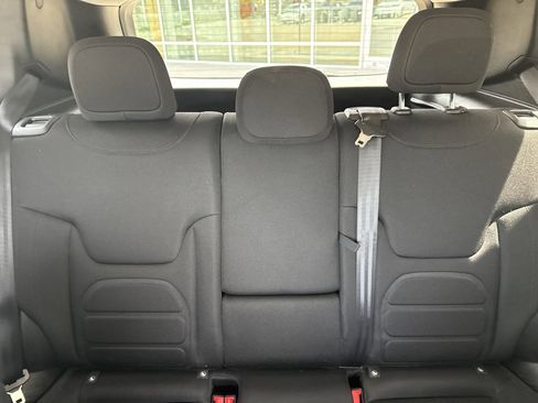 Used 2019 Jeep Renegade Latitude w/ Popular Equipment Group image 25