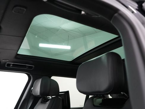 Used 2024 Land Rover Range Rover SV AWD/4WD image 13