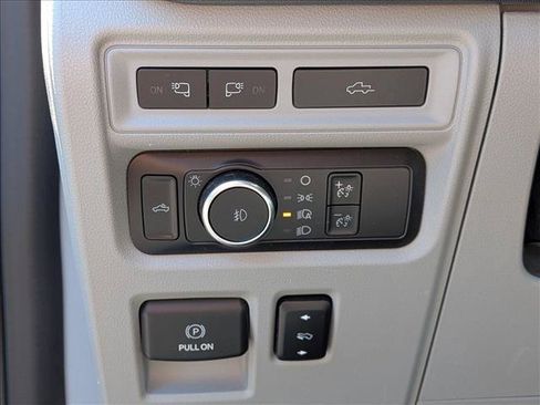 Used 2022 Ford F150 Limited AWD/4WD image 17
