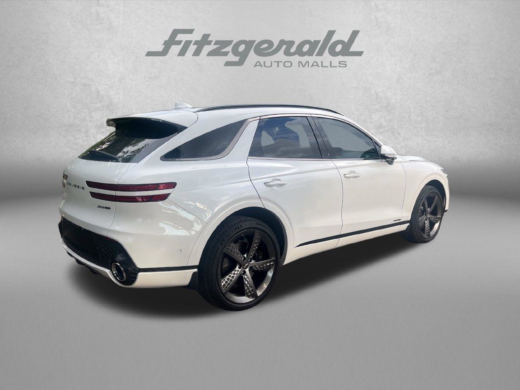 Used 2025 Genesis GV70 3.5T Sport w/ Sport Advanced Package AWD/4WD image 10