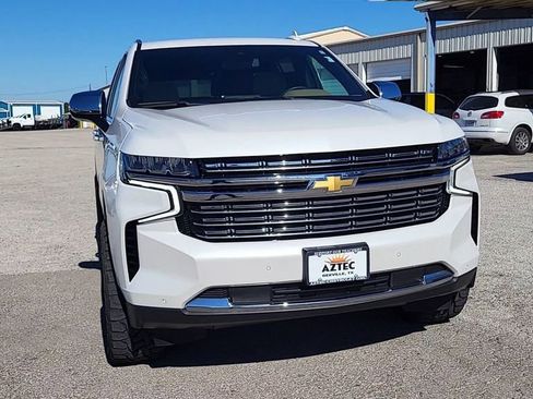 Used 2024 Chevrolet Suburban Premier image 2