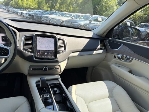 Certified 2023 Volvo XC90 B5 Plus AWD/4WD image 31