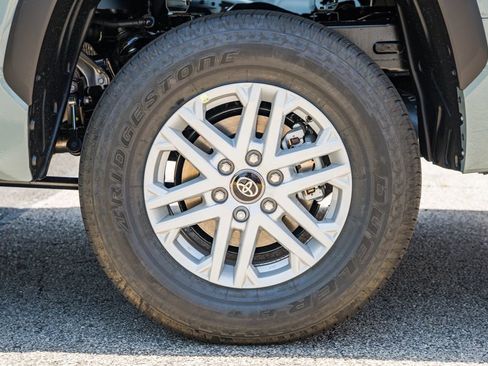New 2026 Toyota Tundra SR5 AWD/4WD image 18