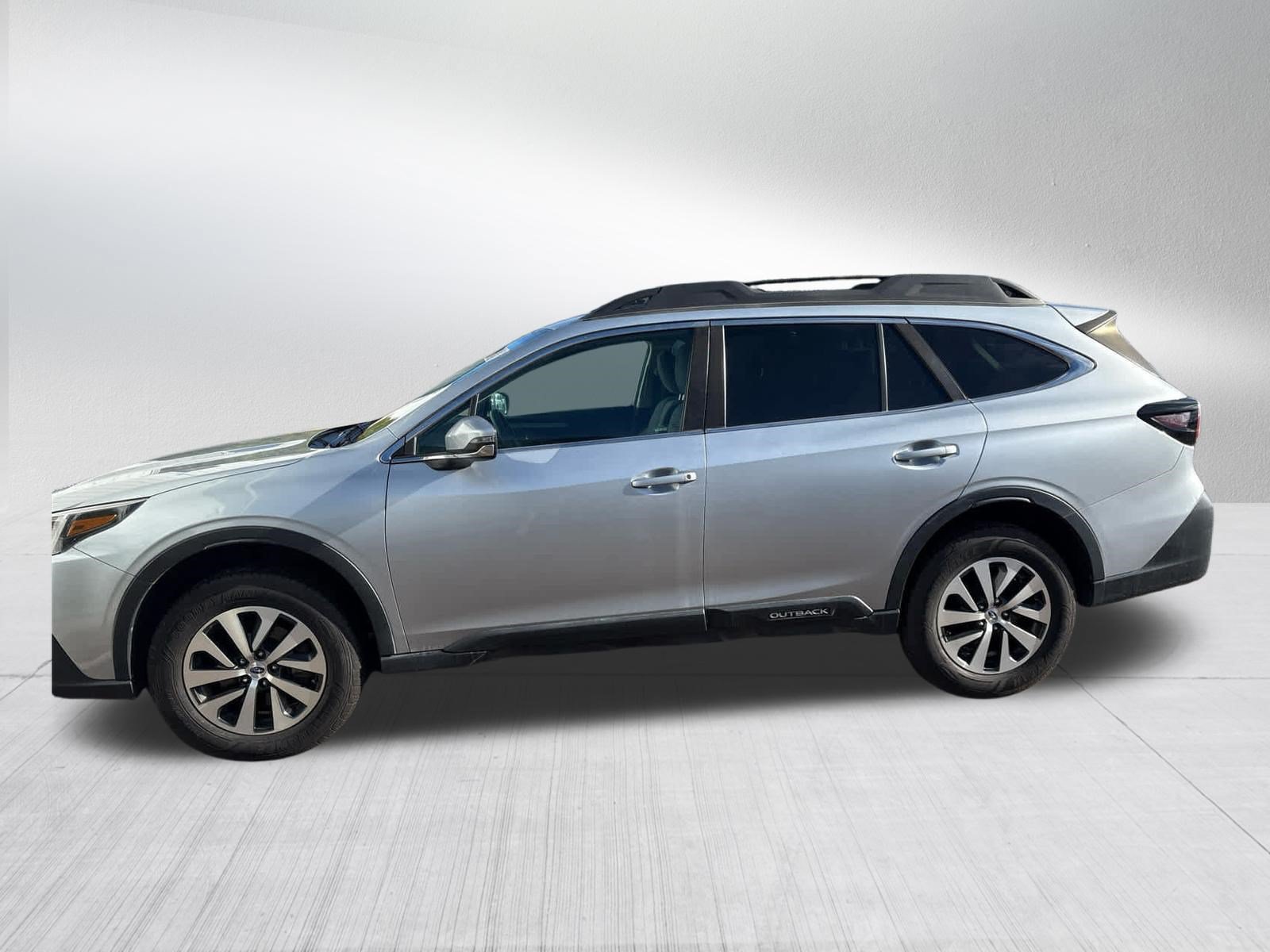 Used 2022 Subaru Outback Premium AWD/4WD image 2