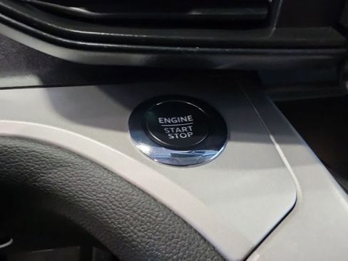 Used 2023 Ford Explorer XLT AWD/4WD image 26