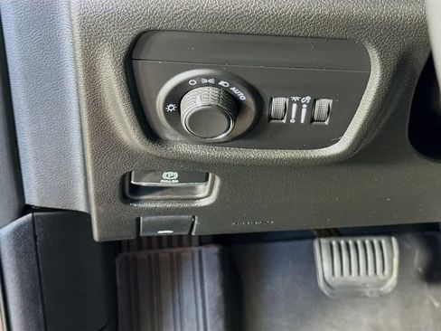 Used 2024 Jeep Grand Cherokee L Altitude AWD/4WD image 14