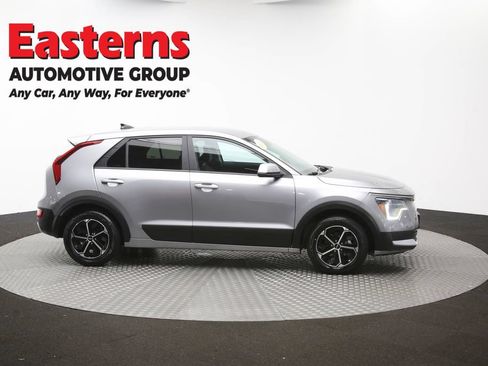 Used 2025 Kia Niro LX FWD image 44