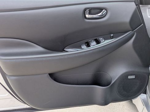 Used 2021 Nissan Leaf SL Plus image 12