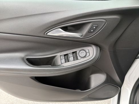 Used 2021 Buick Encore GX Select w/ Sport Touring Package FWD image 11